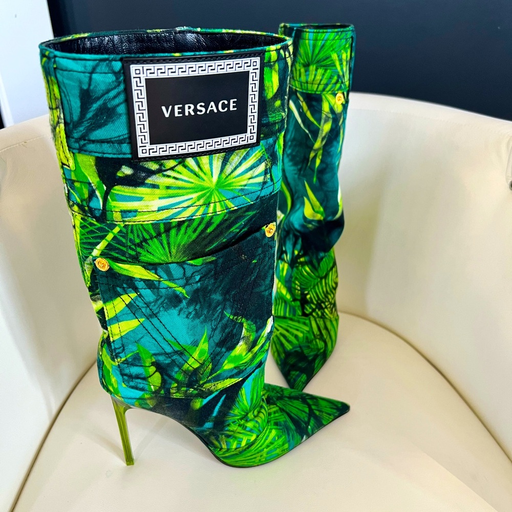 ☘️VERSACE Jungle Print Cloth Boots☘️